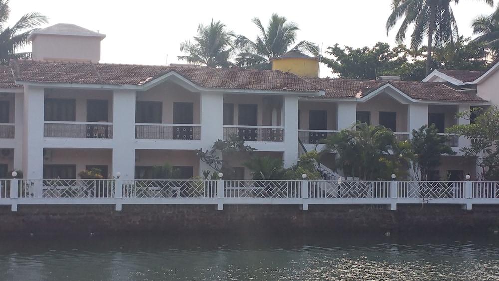Hotel Riverside Baga Luaran gambar