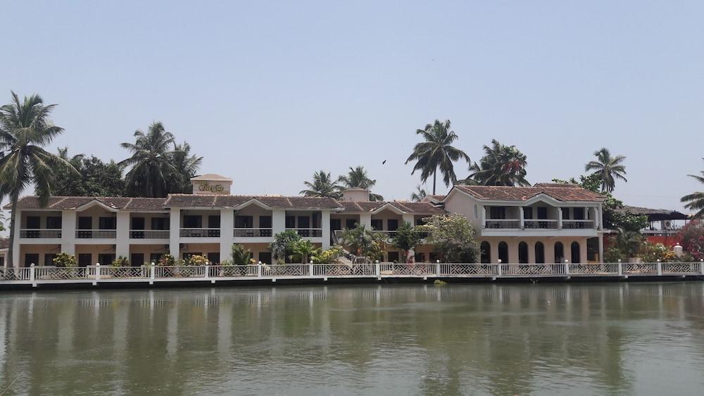 Hotel Riverside Baga Luaran gambar