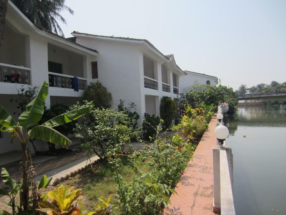 Hotel Riverside Baga Luaran gambar