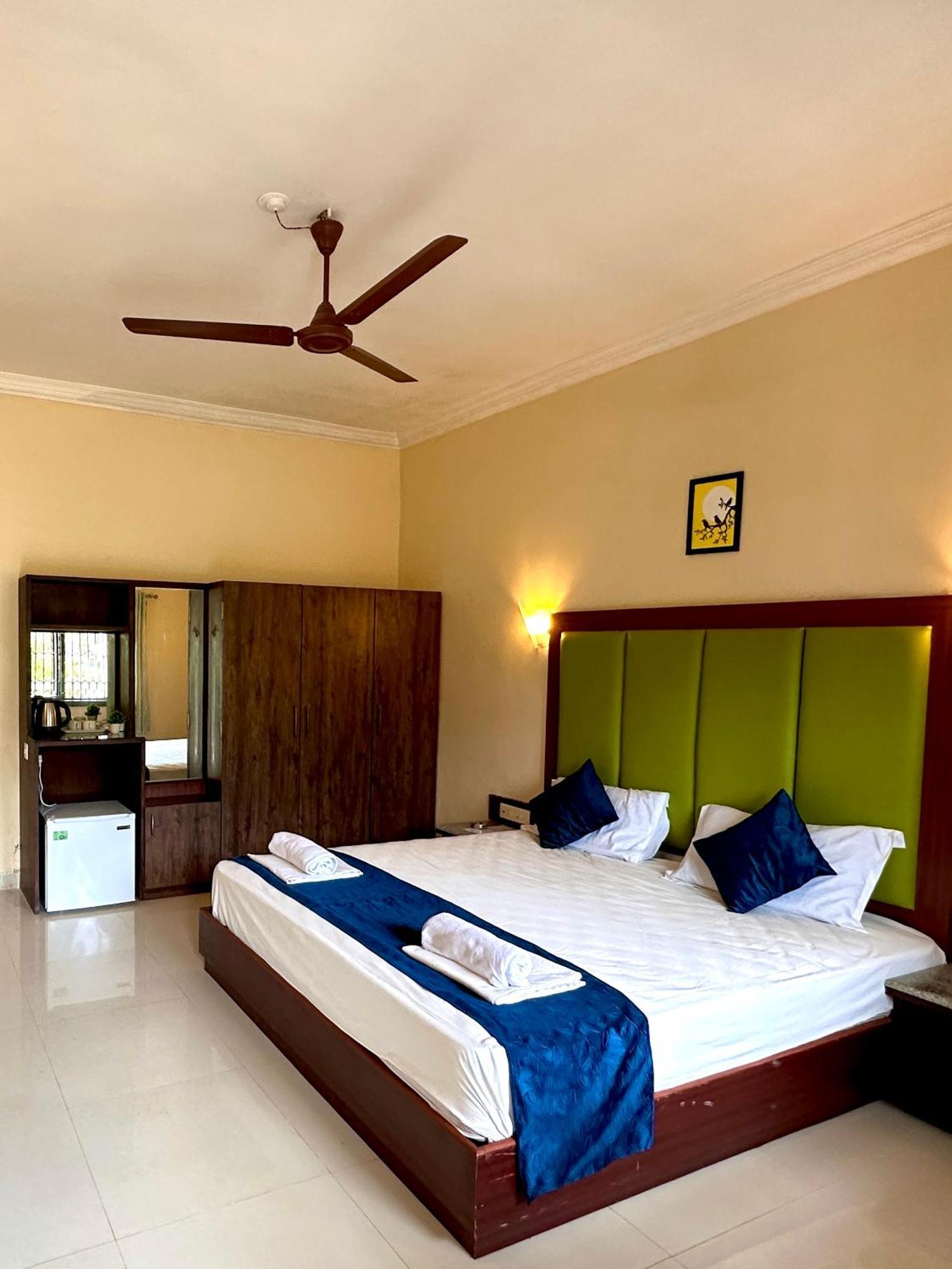 Hotel Riverside Baga Luaran gambar