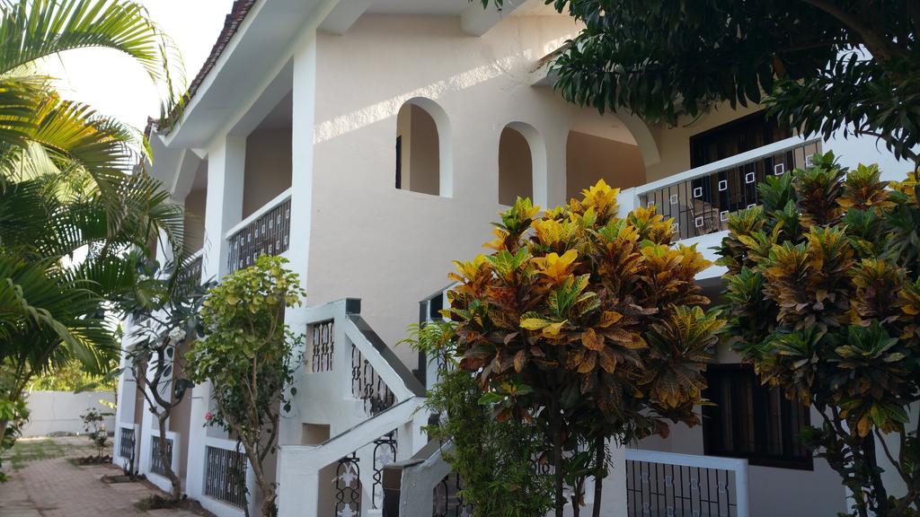 Hotel Riverside Baga Luaran gambar