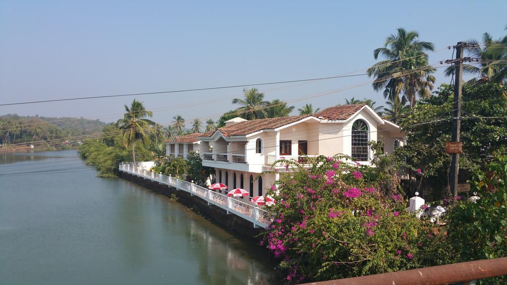 Hotel Riverside Baga Luaran gambar