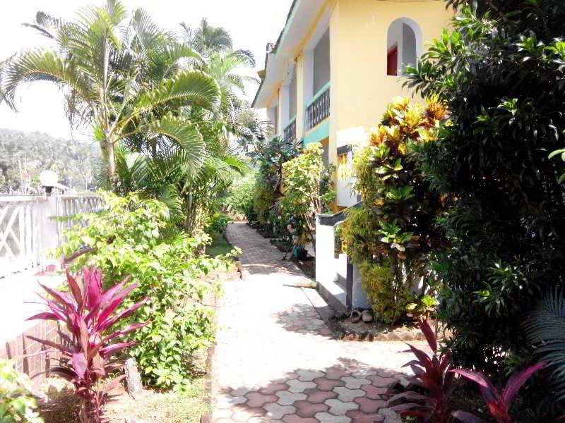Hotel Riverside Baga Luaran gambar