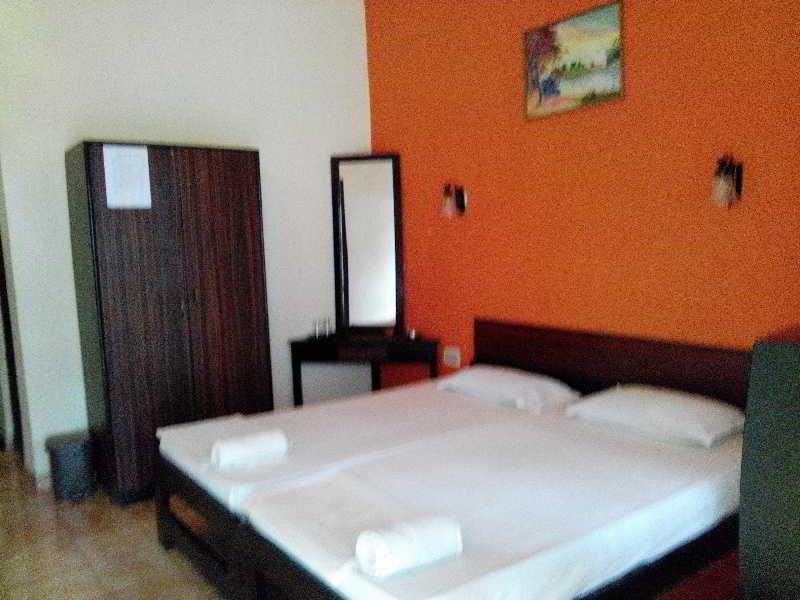 Hotel Riverside Baga Luaran gambar