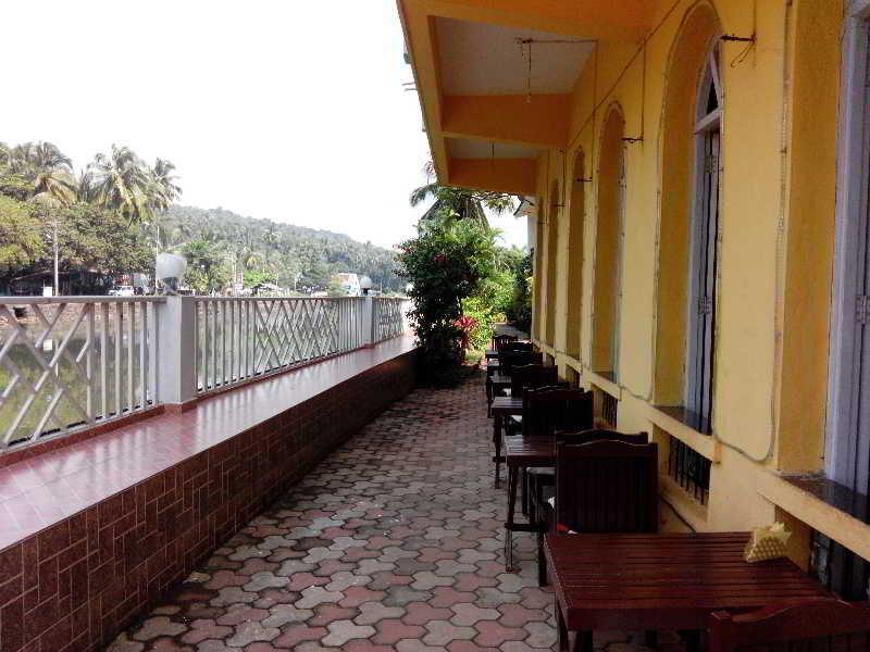 Hotel Riverside Baga Luaran gambar